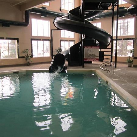 Super 8 By Wyndham Fort Nelson Bc Luaran gambar