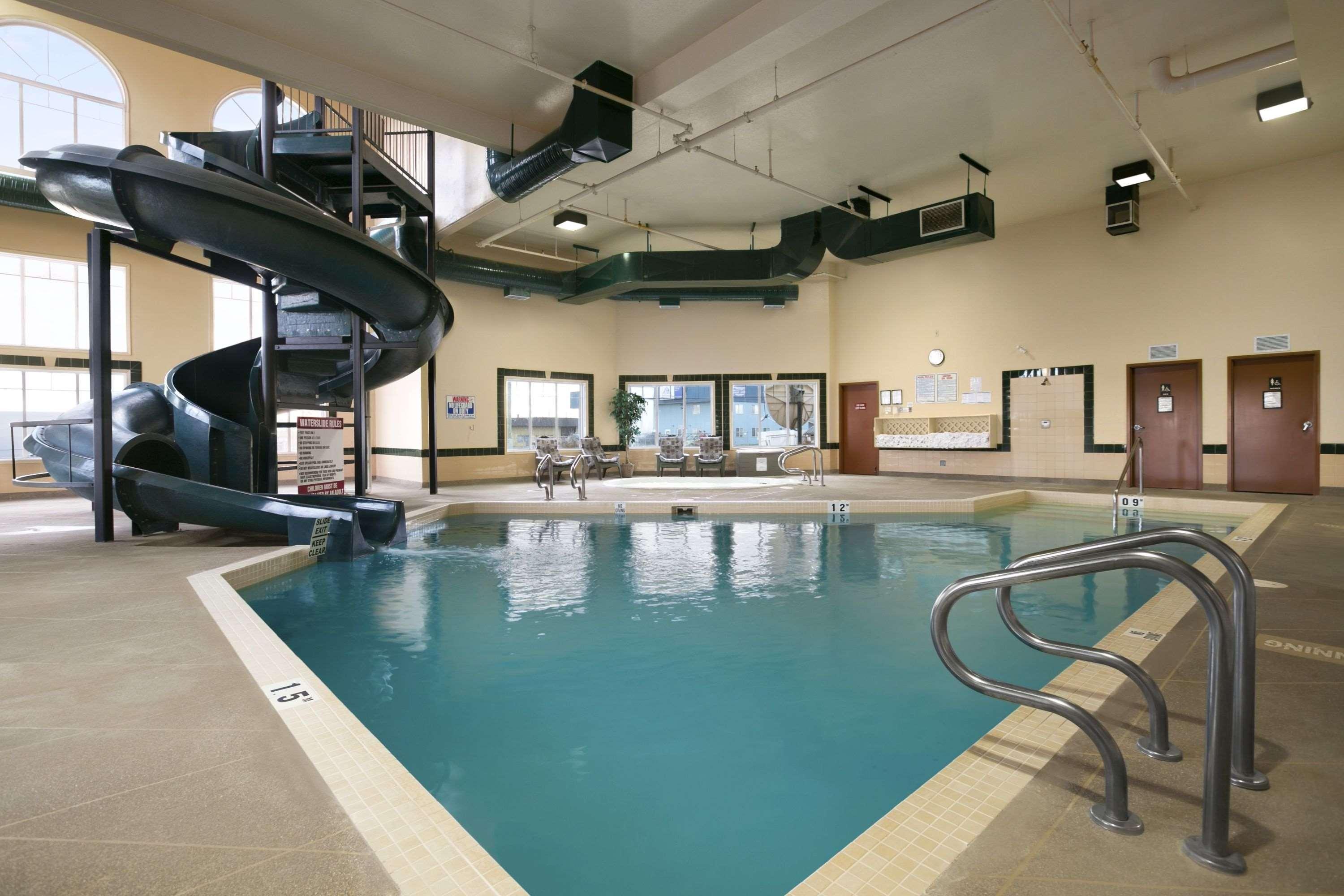 Super 8 By Wyndham Fort Nelson Bc Luaran gambar