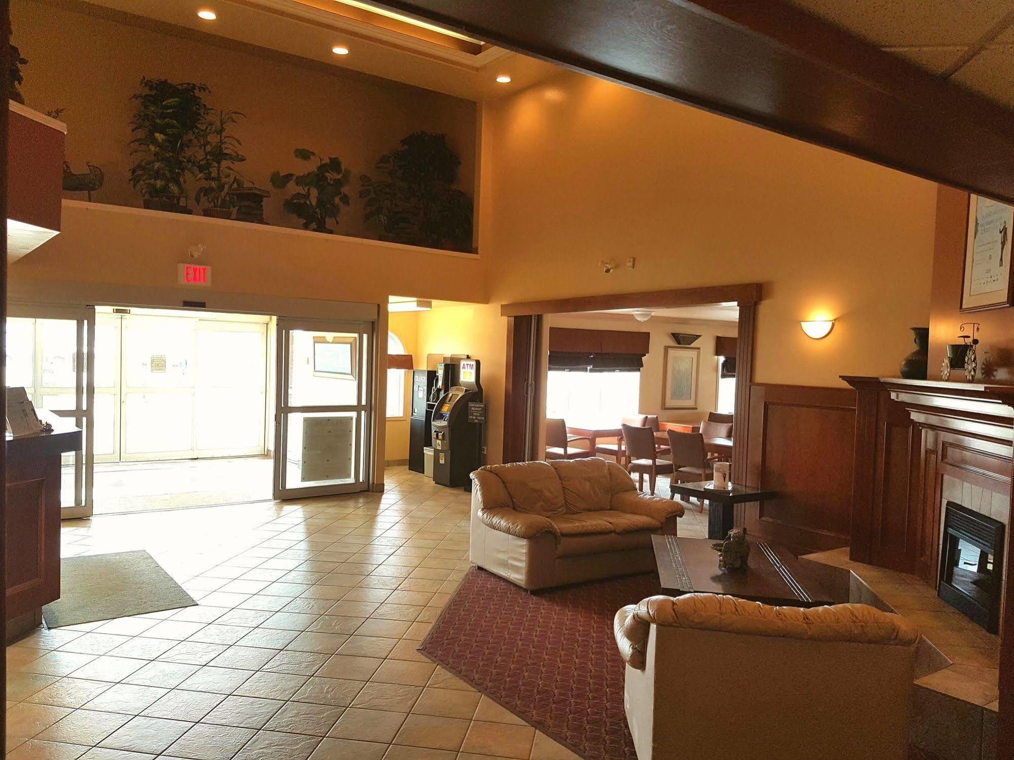 Super 8 By Wyndham Fort Nelson Bc Luaran gambar