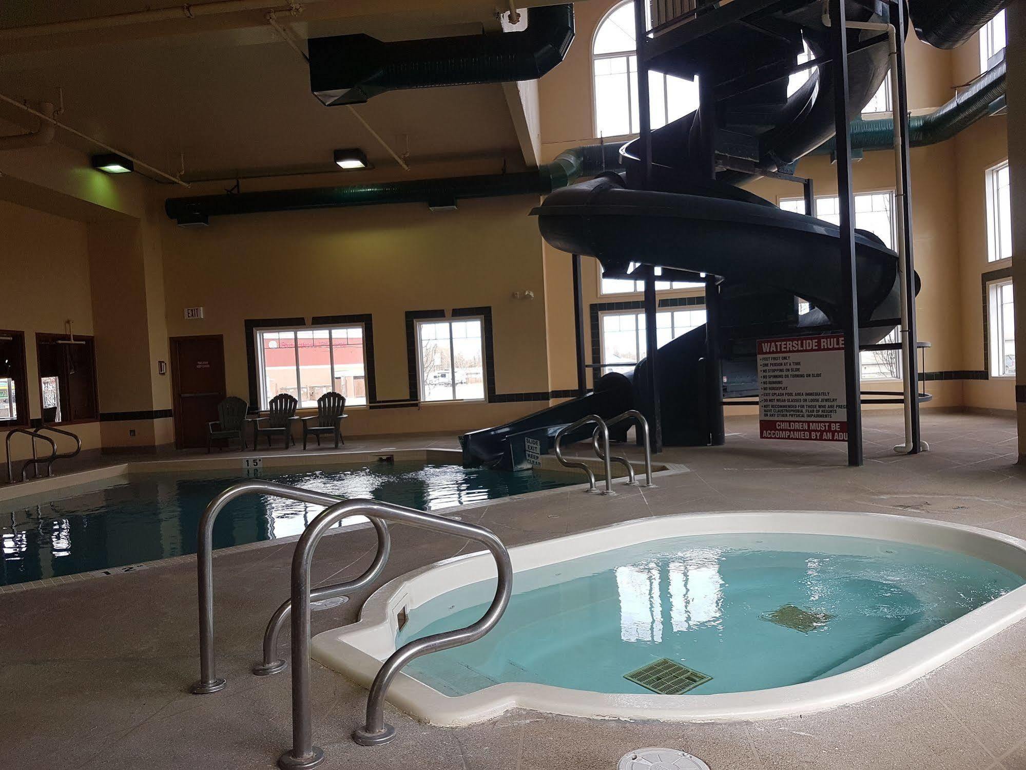 Super 8 By Wyndham Fort Nelson Bc Luaran gambar