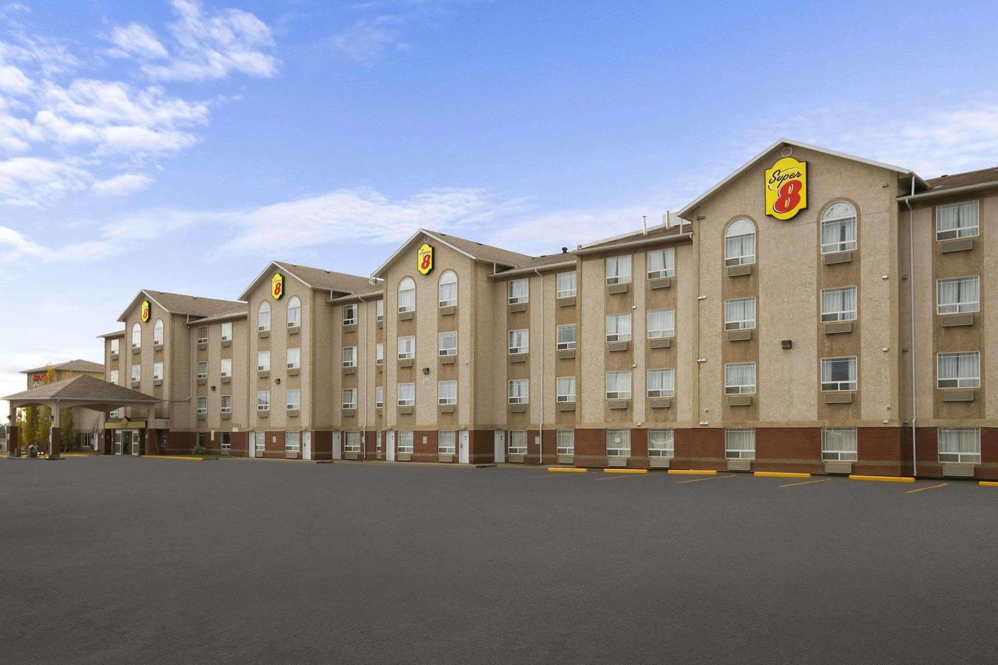 Super 8 By Wyndham Fort Nelson Bc Luaran gambar