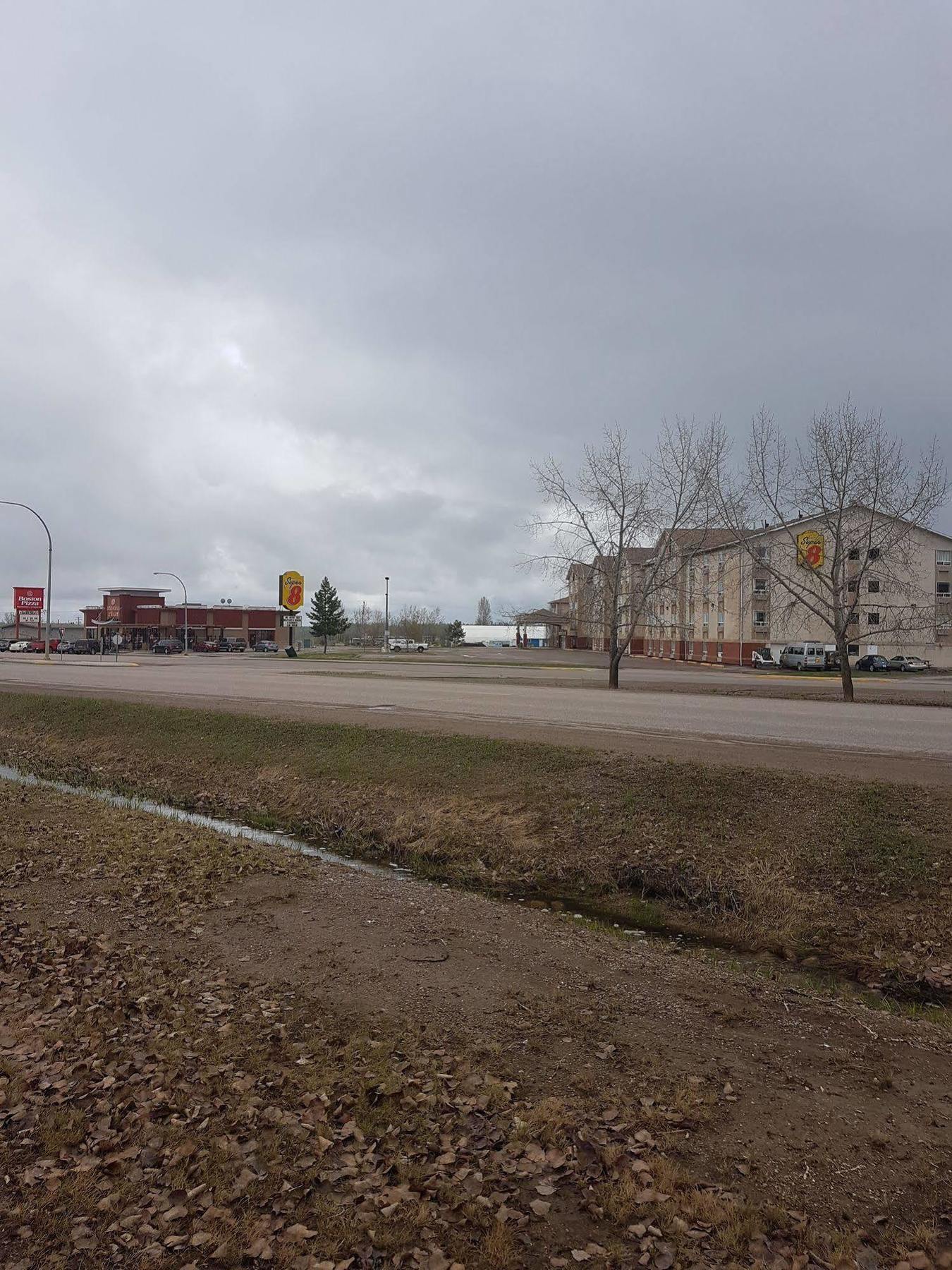Super 8 By Wyndham Fort Nelson Bc Luaran gambar